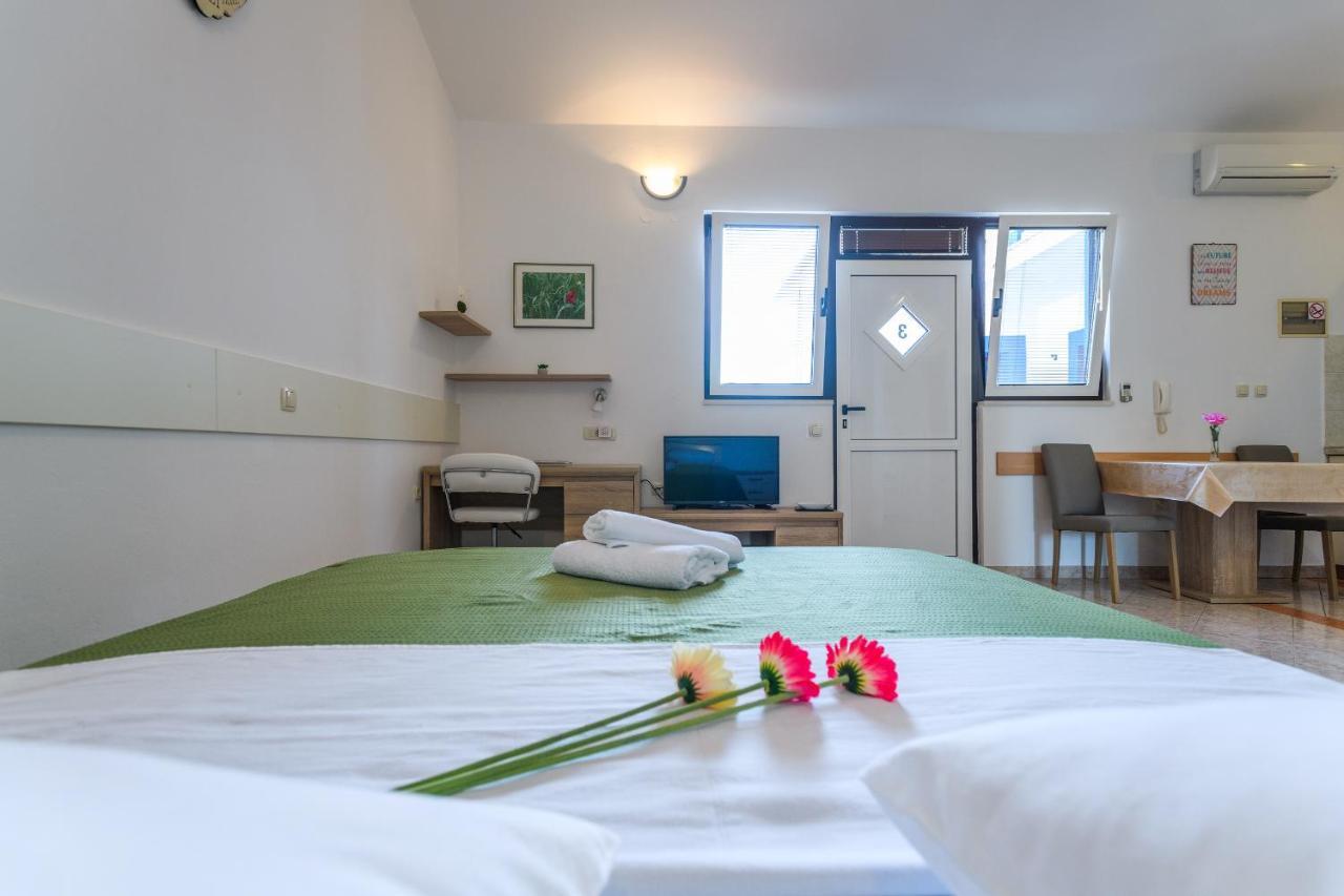 Apartmani Nena ザダル エクステリア 写真