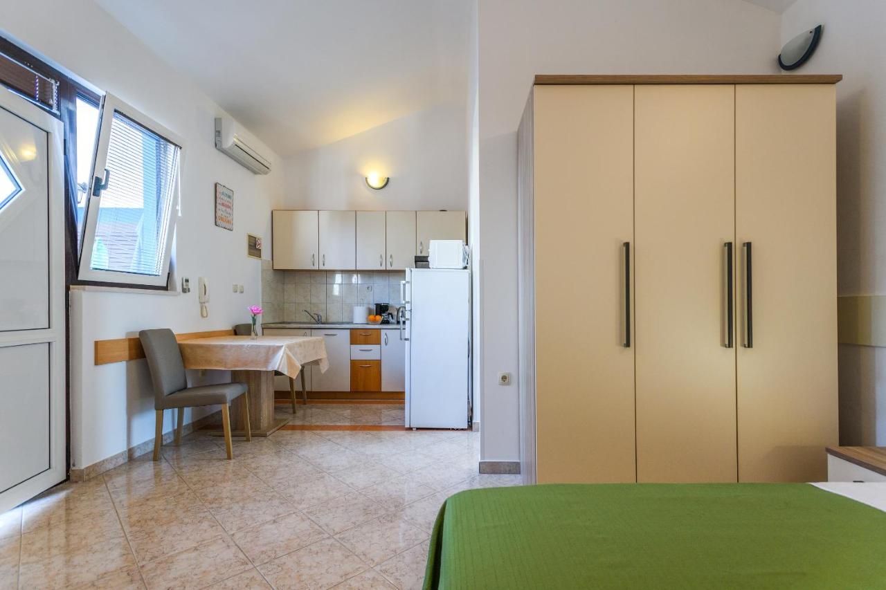 Apartmani Nena ザダル エクステリア 写真